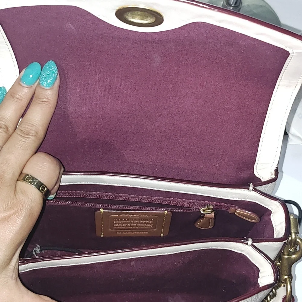 Elegant Cream Chain Shoulder Bag - Picture 4 of 4